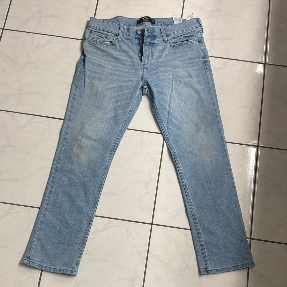 Hollister Light Blue Men's Slim Straight Jeans 32x30 has tear on the back